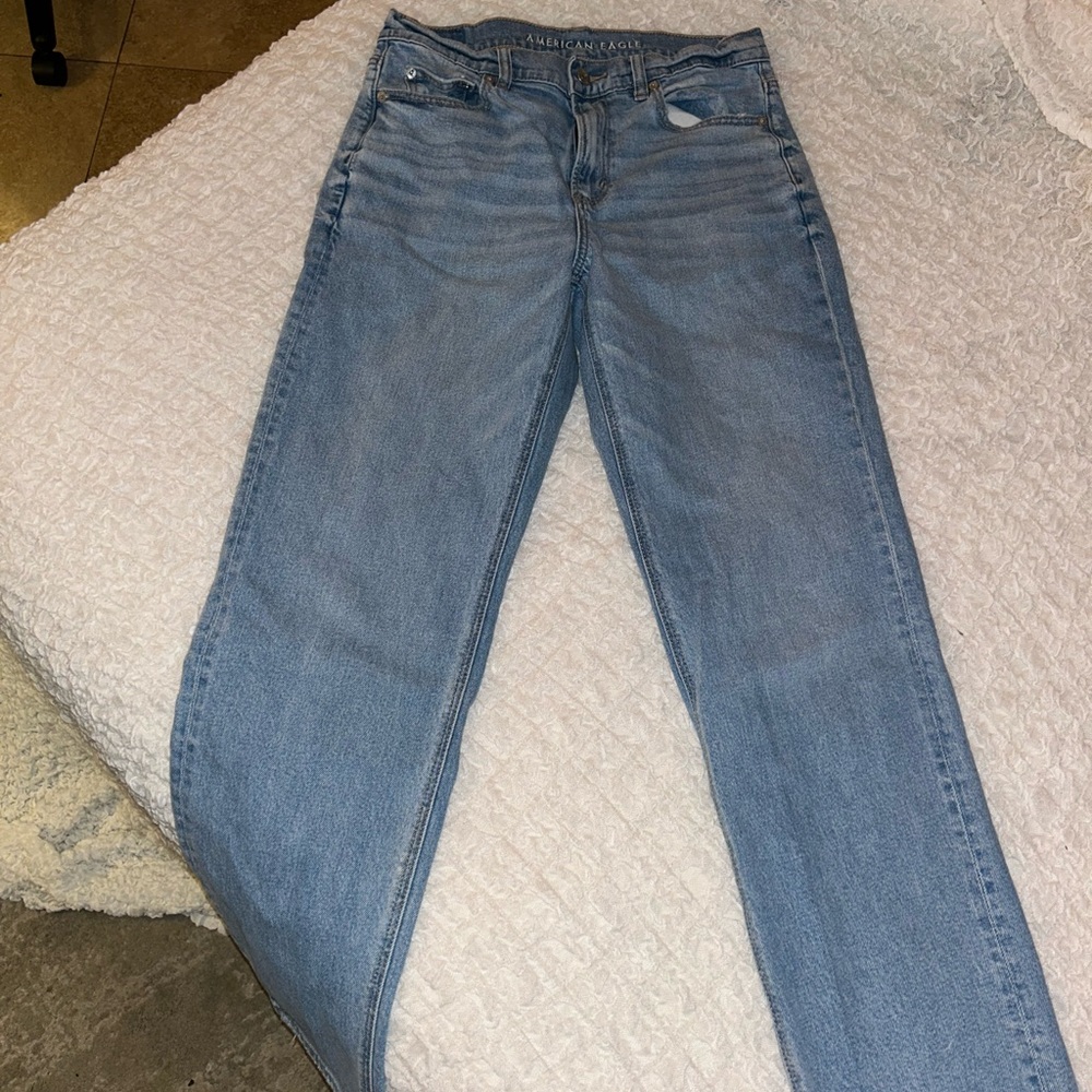 American Eagle Outfitters High-Rise Straight Leg Jeans - Light Blue size 8